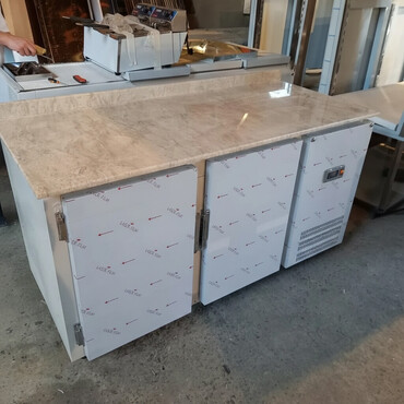 Digər restoran, kafe avadanlığı: Peşəkar mətbəx avadanlıqları - Soyuduculu iş masası – mərmər tipli -da lalafo.az — 1 Digər restoran, kafe avadanlığı: Peşəkar mətbəx avadanlıqları - Soyuduculu iş masası – mərmər tipli — 1