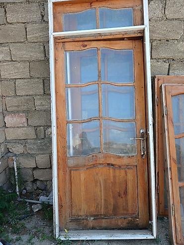 Taxta giriş qapısı və ikiqat pəncərə dəsti - Material: təbii ağac