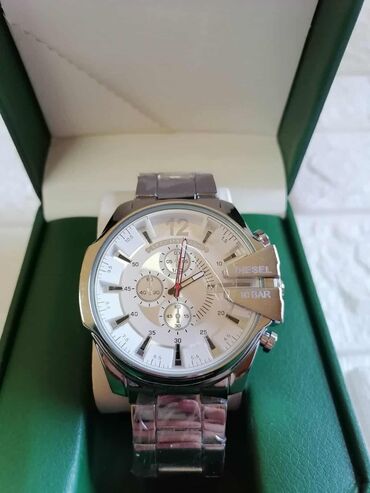 Ručni satovi: Cena:2900din (Samo sat) 
3300din (Sat sa kutijom) — 14