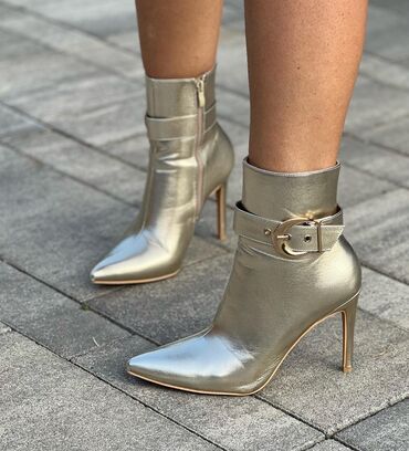 Čizme: Nova kolekcija 🆕
Br:36-41
Visina petE:10cm
Cena:4800din — 8