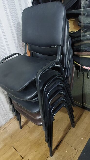 Ofis oturacaqları: Ofis oturacaqları 20 m təmiz məhsul işlənmiş olsada ukrayna istehsalı — 16