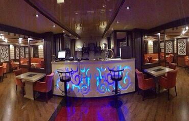 Restoran, kafelər: İçəri şəhər metrosunun yaxınlığında, 360 kv sahəsi olan (yarızirzəmi — 23