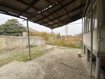 Köhnə tikili: 3 otaqlı rahat mənzil/interyer - Geniş qonaq otağı: divan, 6 nəfərlik — 10