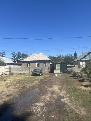 тоголок молдо дом: Дом, 120 м², 5 комнат, Собственник, Старый ремонт