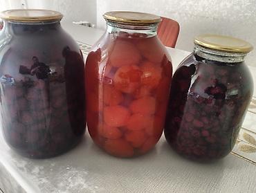kompot: Məhsul ev şəritində hazirlanib.Təmizdir. Xüsusiyyətlər: - Yalnız — 2