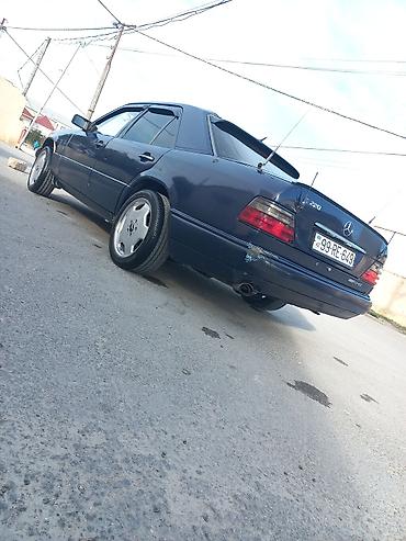 Mercedes-Benz: Mercedes-Benz E 220: 2.2 l | 1994 il Sedan — 8