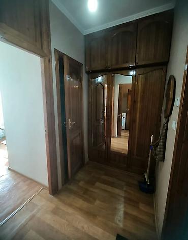 Продажа квартир: 2 комнаты, 52 м², Манаса/Боконбаева 105 серия, 4 этаж, Косметический ремонт — 5