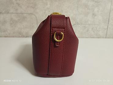 pull bear: Сумка miu miu, вишнёвого цвета с золотыми элементами, с двумя шнурами — 6