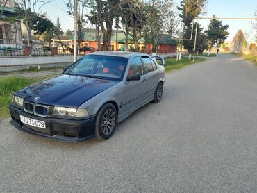 BMW: BMW 3 series: 2 л | 1992 г. Седан