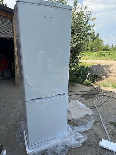 Холодильники: Холодильник Indesit, Новый, Двухкамерный, De frost (капельный), 60 * 185 * 60 — 4