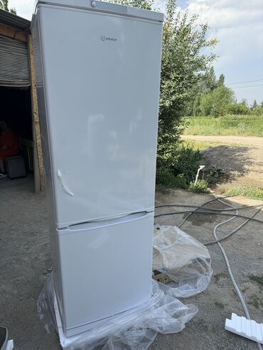 Холодильники: Холодильник Indesit, Новый, Двухкамерный, De frost (капельный), 60 * 185 * 60 — 5