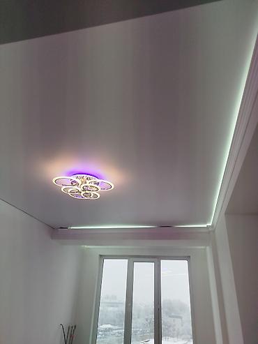 Трековые светильники и споты: Все элементы работают вместе: свет, линии потолка и ниши. За счёт — 7