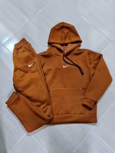 Kompleti: Termo S M L XL XXL
2700na seriju 3000 na komad — 1