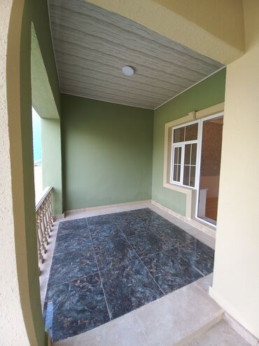 Həyət evləri və villaların satışı: Məmmədli 4 otaqlı, 130 kv. m, Yeni təmirli — 2