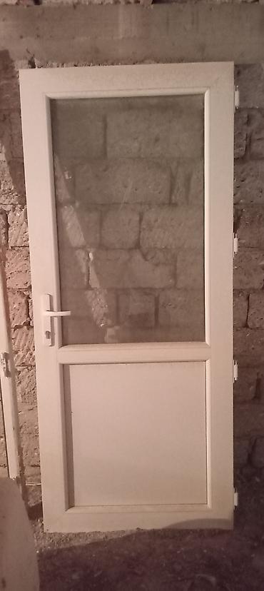 Qapılar və aksessuarlar: PVC giriş/balcony qapısı Çox az işlənilib, təzə kimidir. - — 2