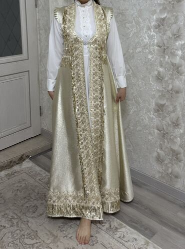 горнолыжная куртка женская: Национальный костюм, Женский