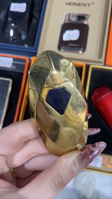 Qəlyan, vayp və aksesuarları: İstənilən növ alışqanlar mövcuddur . Ad yazılır üzərinə 25 azn sadə 20 -da lalafo.az — 8 Qəlyan, vayp və aksesuarları: İstənilən növ alışqanlar mövcuddur . Ad yazılır üzərinə 25 azn sadə 20 — 8