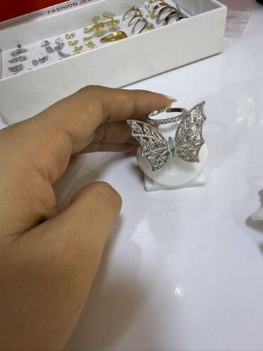 Bijuteriya dəstləri: Qadın bəzək aksesuarları – geniş seçim Məhsullar: - Qızılı tonlarda — 142