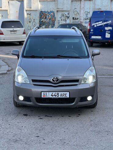 жук ташуучу машина: Toyota Corolla Verso: 2007 г., 2.2 л, Механика, Дизель, Вэн/Минивэн