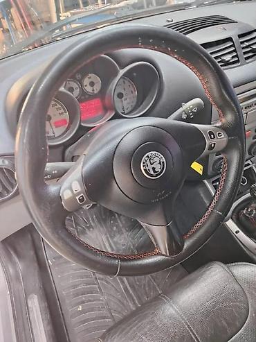 Ostalo: Alfa Romeo GT kompletan auto u delovima kod boje 651. Alfa Romeo GT — 20