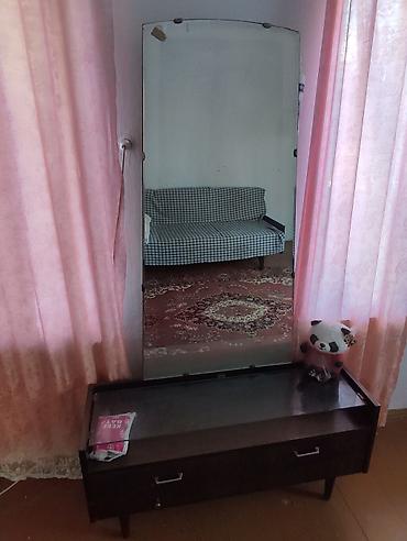 Прямые диваны: Продается диван раздвижной двухспальный, трильяж, тумбочка с зеркалом — 7