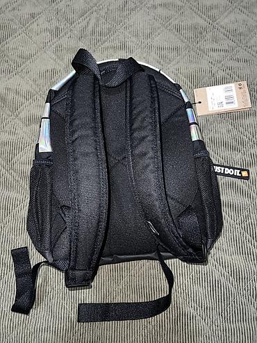 traka za trcanje kupujem: Nike Brasilia JDI Mini Backpack 11L Black Black Holographic DR6091 — 6