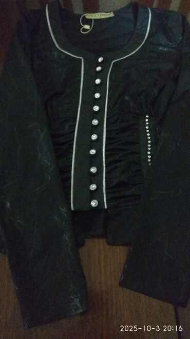 Kardiqanlar, jaketlər: - Qız uşağı üçün ağ kardiqan - Brend: Monsoon - Etiket ölçüsü: 11–12 — 6