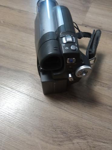 Video kamere: Panasonic digitalna video kamera sa 3CCD senzorom i 30x — 13