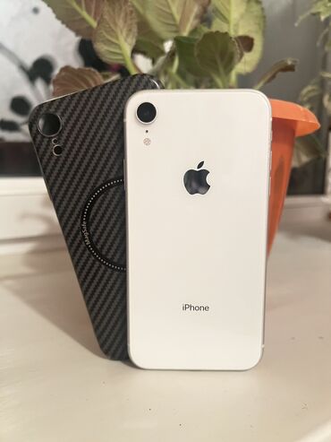 Apple iPhone: IPhone Xr, Б/у, 64 ГБ, Белый, Чехол, 81 %