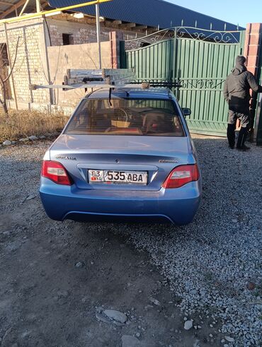 машина жук: Daewoo Nexia: 2008 г., 1.6 л, Механика, Бензин, Седан