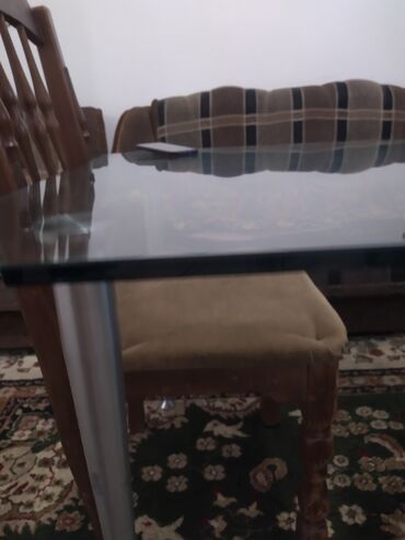 Стол стеклянный немецкий толщина 2сантиметра.длина 1метр 30