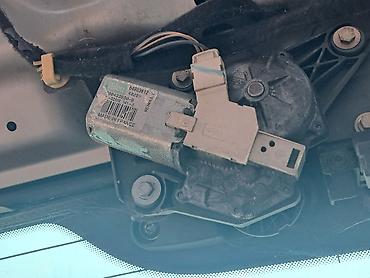 2 28 bosch: Motor Zadnjeg Brisaca Renault Reno SCENIC 1 Polovan ispravan motor — 1