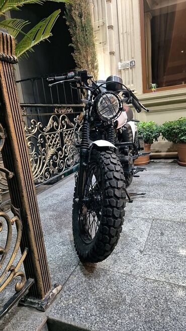 Motosikletlər: Scrambler/Cafe Racer üslubunda xüsusi yığılmış motosiklet — 7
