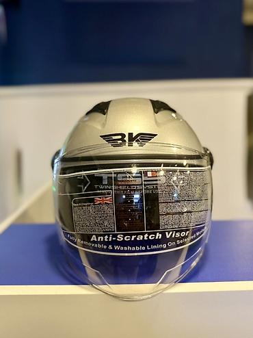 BK motosiklet dəbilqəsi – gümüşü rəng, açıq (open-face) tip at lalafo.az BK motosiklet dəbilqəsi – gümüşü rəng, açıq (open-face) tip