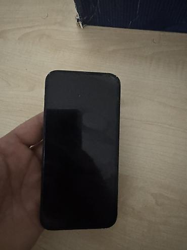 silver et ceken: IPhone 13 mini, Qara — 1