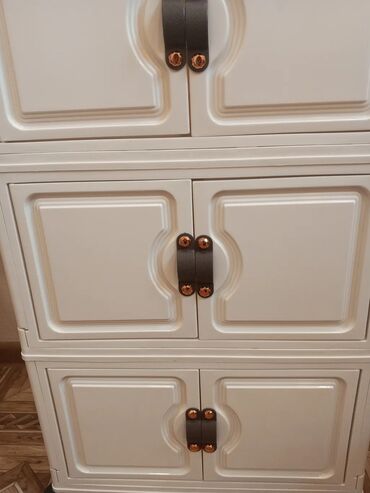 Mətbəx mebeli: Yenidirler !
3- ü bir yerdə 130 AZN
Ünvan Xırdalan — 10