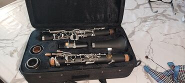Klarnetlər: Kökü düz çox rahat instrumentdir. Ebonit. Ustunde 5 dene 1.5 nomre