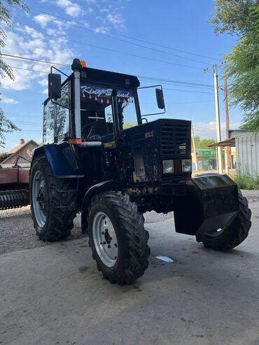 Тракторы МТЗ (Беларус): Модель: 82.1 экспортный, Б/у, 1996 г., С пресс-подборщиком — 1
