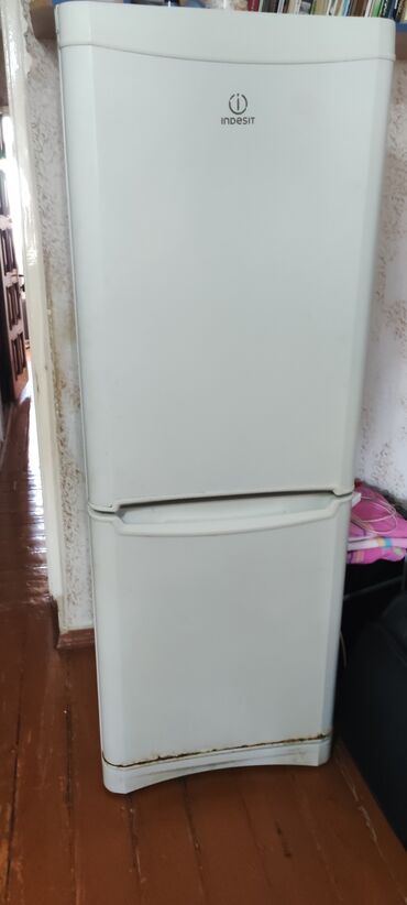 Nehrə aparatları: İşlənmiş 2 qapılı Indesit Soyuducu Satılır, rəng - Ağ
