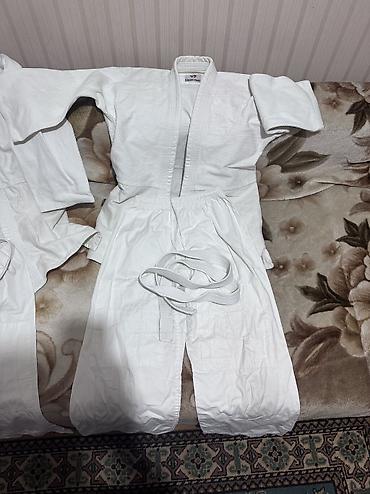 Продам 2 комплекта кимоно для занятий единоборствами. В наличии: - 1