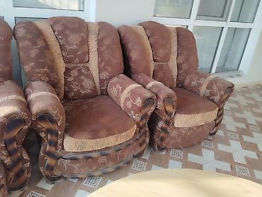 salon divan: 1 divan 2kreslo satılır 60azn divan açılır real alıcı əlaqə saxlasın — 3