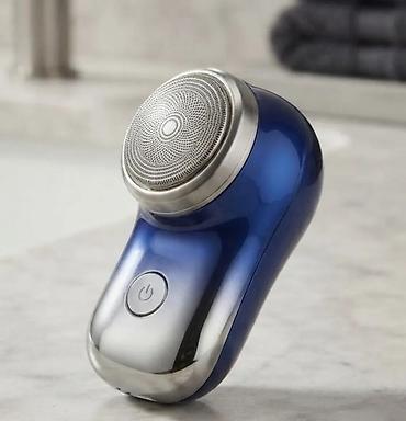 Električni brijač za suvo i mokro brijanje - Kompaktan, ergonomski