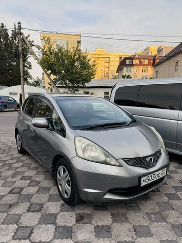 Honda: Honda Fit: 2010 г., 1.5 л, Автомат, Бензин, Седан