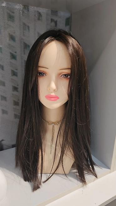 Парикмахеры: Предлагается широкий ассортимент париков, представленных в различных — 3