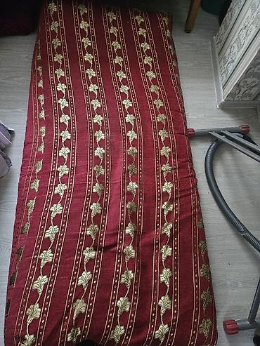 Qırmızı naxışlı döşəkağı / yer döşəyi - Material: qalın, yumşaq