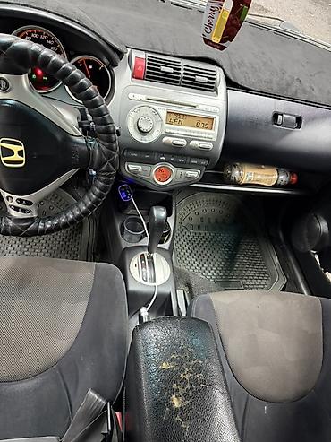 Honda: Honda Fit: 2006 г., 1.4 л, Автомат, Бензин, Хэтчбэк — 9