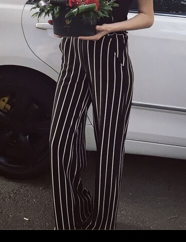 qaqa stili şalvar: Брюки, Bershka, XS (EU 34)