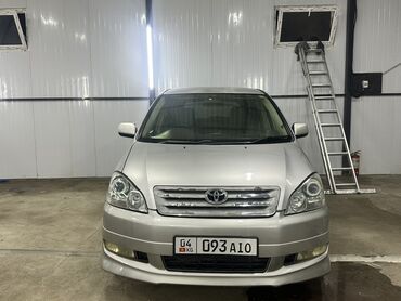 Toyota: Toyota Ipsum: 2003 г., 2.4 л, Автомат, Бензин, Минивэн — 9