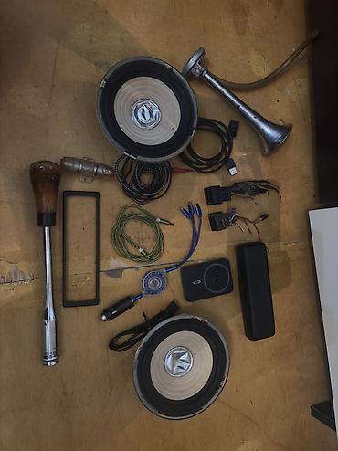 işlənmiş dinamiklər: Məhsul: Avtoaksesuar və audio hissələri dəsti Tərkib: - 2 ədəd — 2
