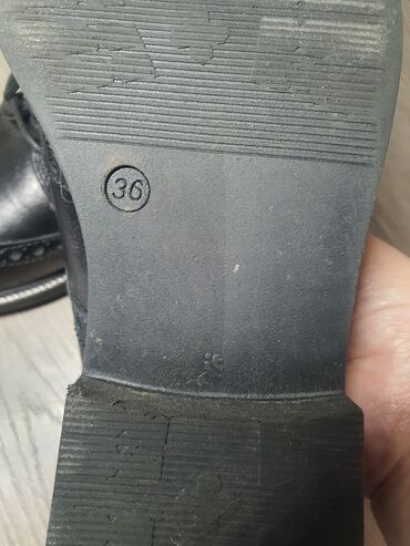 беговая обувь: Туфли 36, цвет - Черный